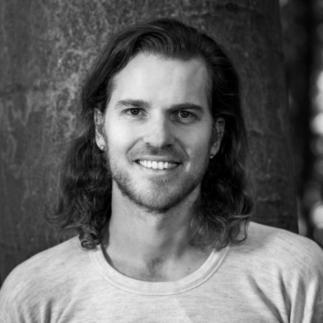 Leo Widrich