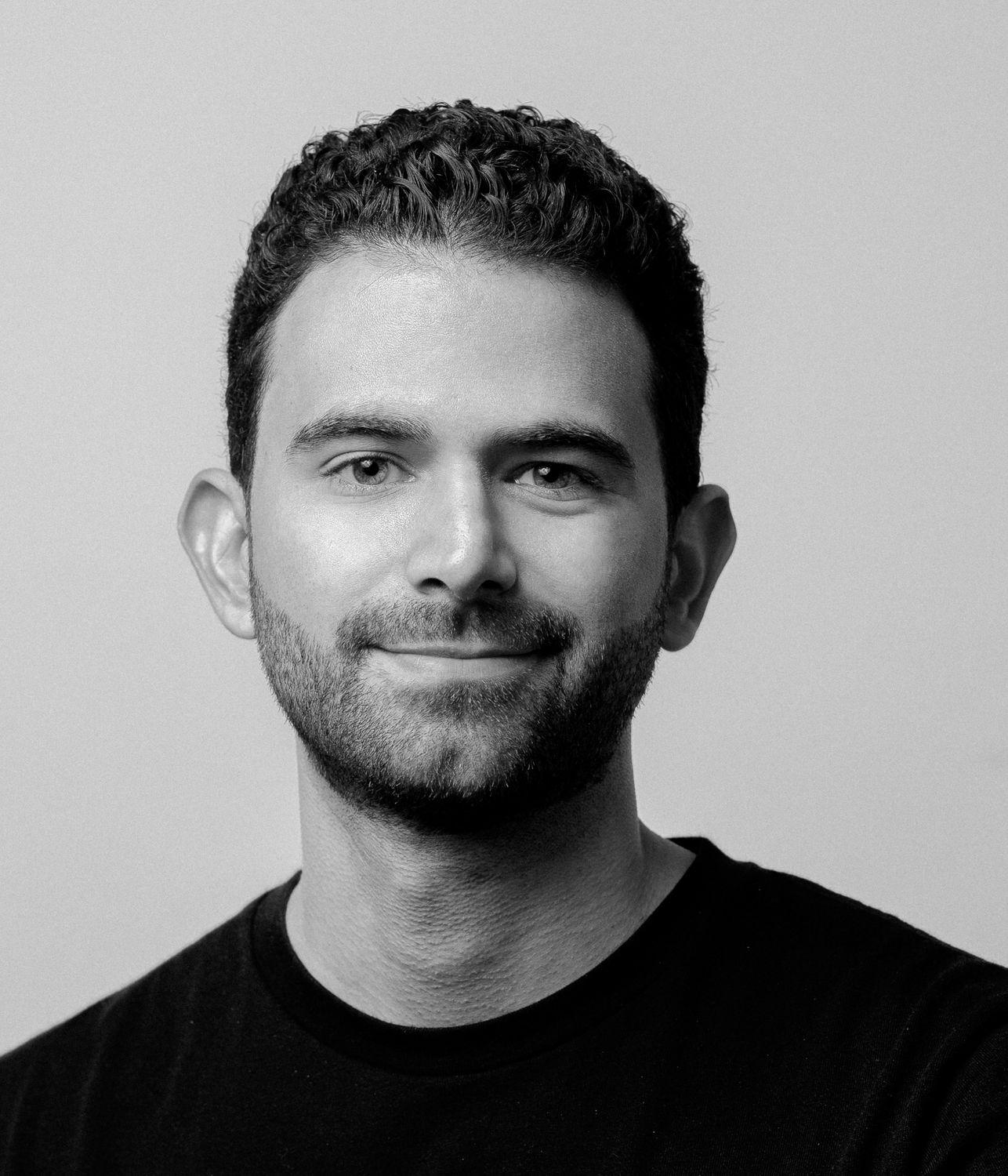 Luis P.