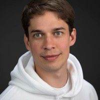 Dr. Julian Hensolt