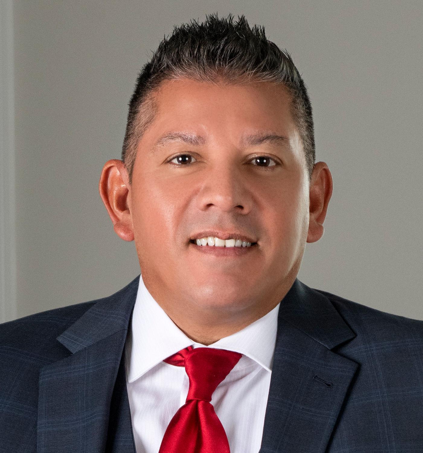Louis Hernandez Jr.