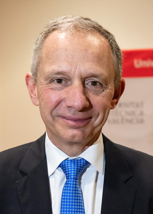 Enrique Lores